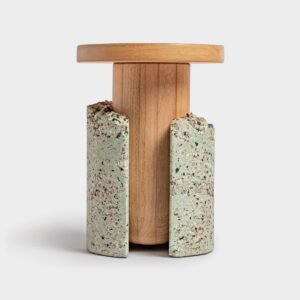 Mesa Ratona Escultórica con Base de Terrazo Fracturado